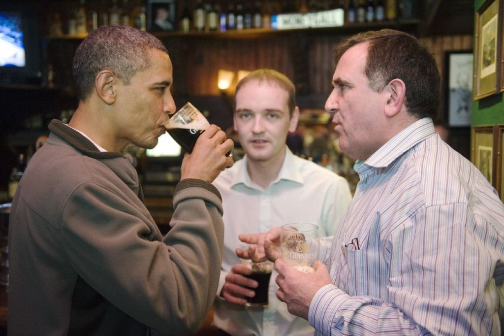 Obama nazdravljal s pivom Guinness