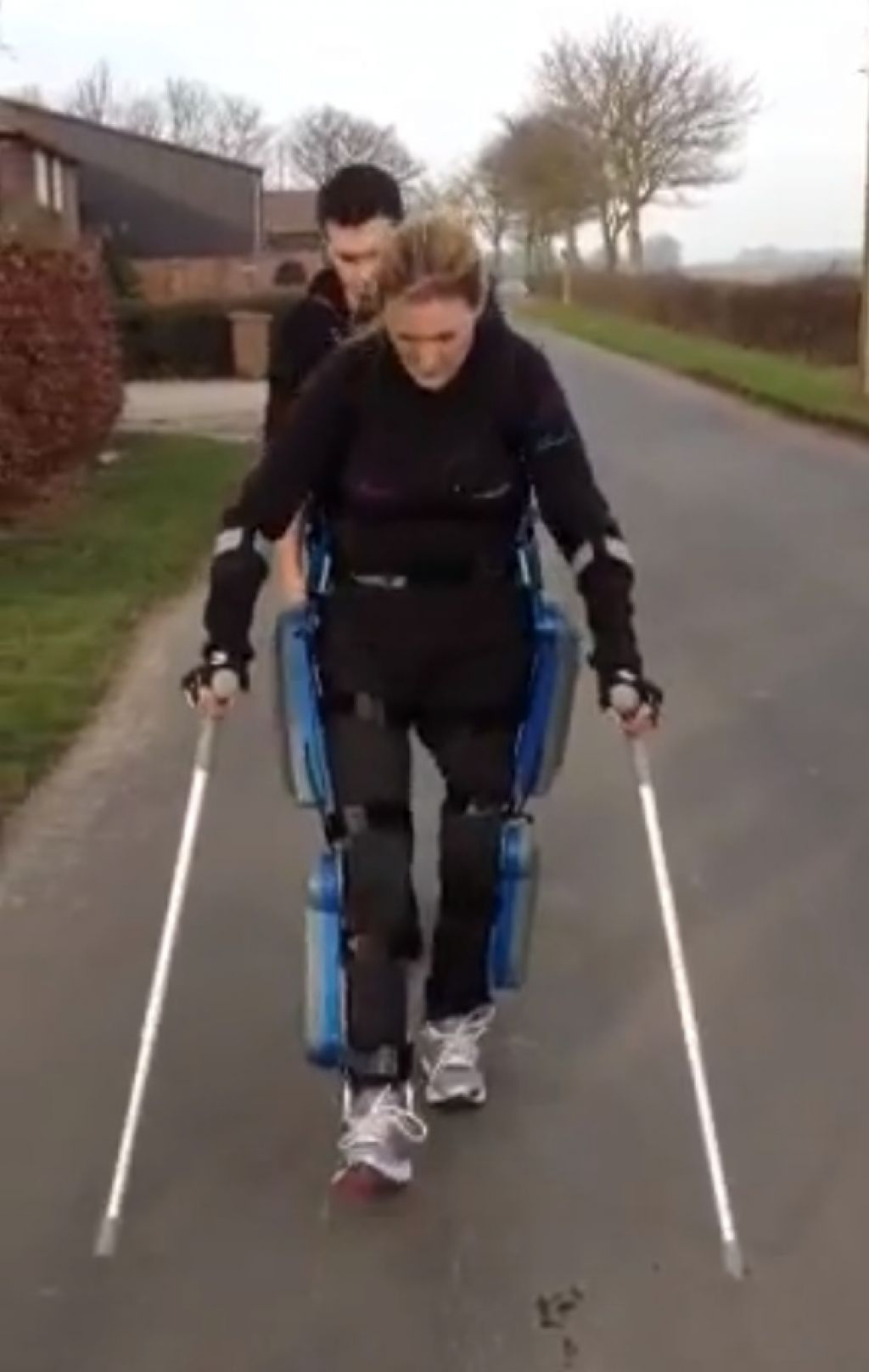 VIDEO: Paralizirana v 16 dneh opravila z maratonom