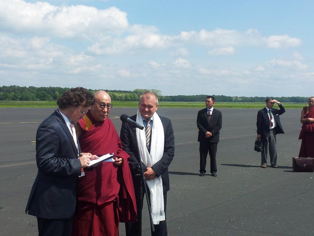 Dalajlama in Kangler prinašata mir v Maribor