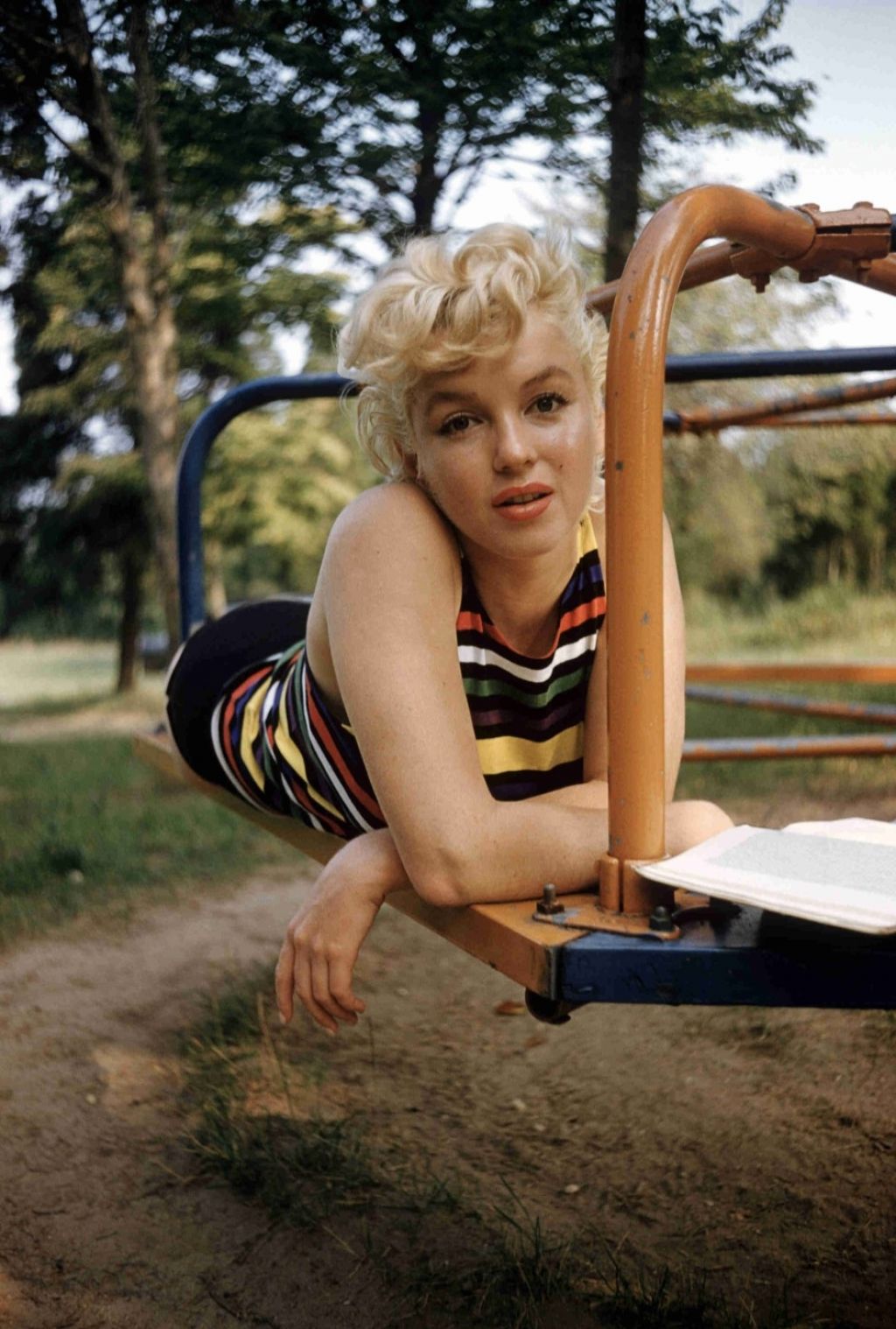 Prodajajo se pisma in tudi modrček Marilyn Monroe
