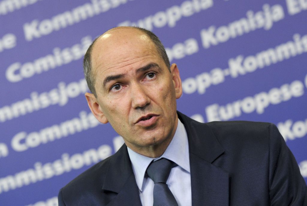 Janša: Slovenija pol milijarde evrov za izbrisane nima