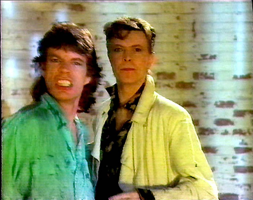 Bowieja žena zalotila v postelji z Jaggerjem