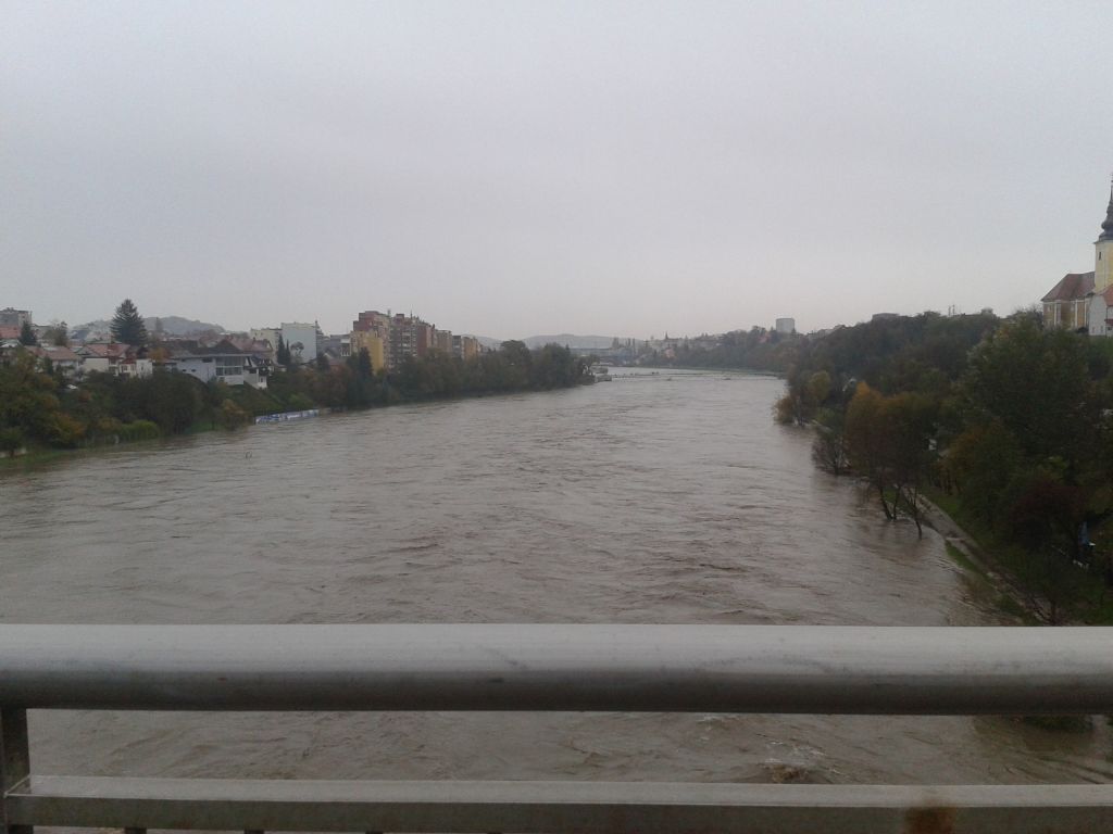 Povečan pretok reke Drave