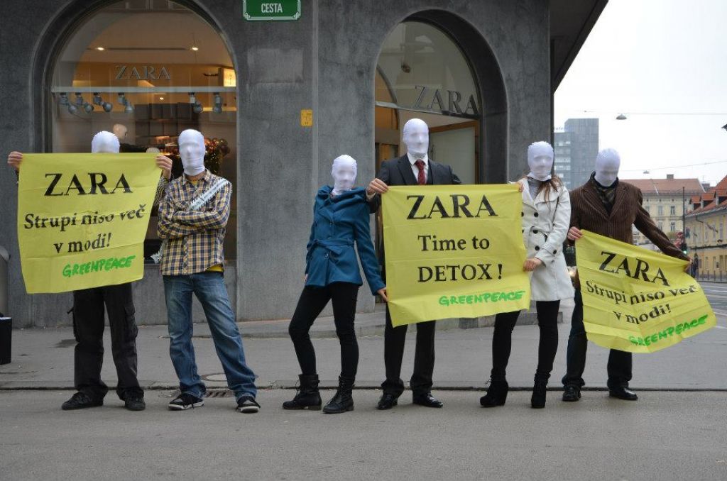 Na strupena oblačila opozarja tudi Greenpeace v Ljubljani