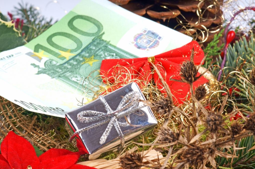 Kljub recesiji tudi do 1400 evrov za božičnico
