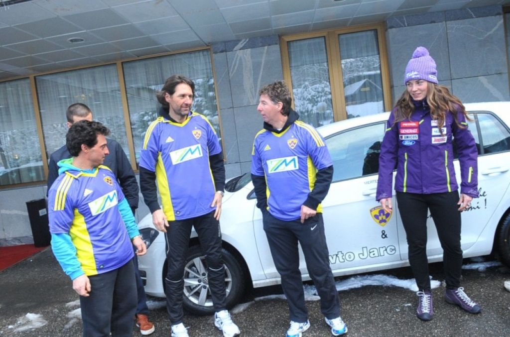 FOTO: Tino Maze na Pohorju obiskali nogometaši