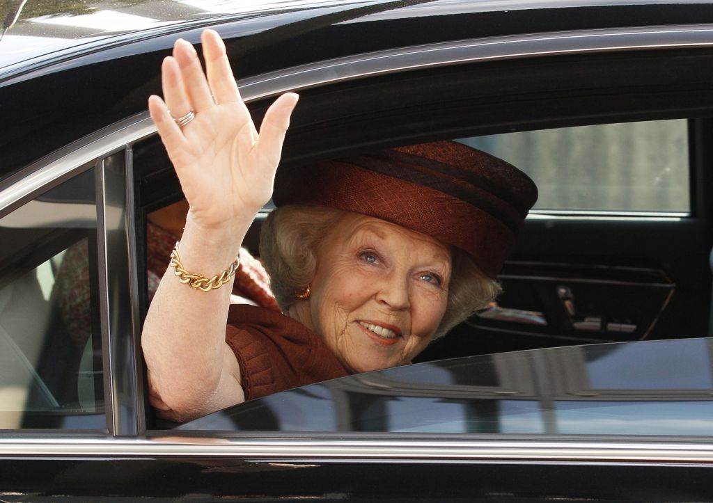Nizozemska kraljica Beatrix se odpoveduje prestolu