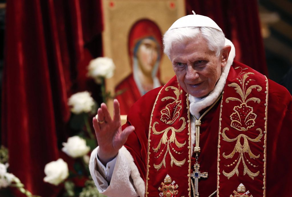 Papež Benedikt XVI. bo odstopil