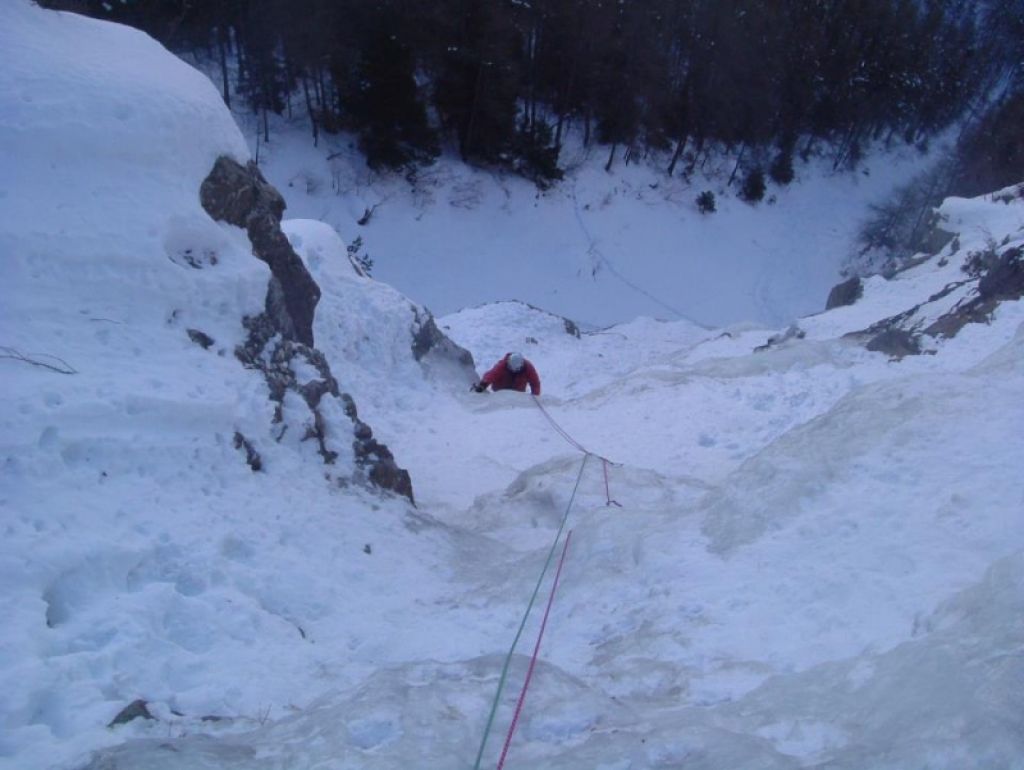Na Maselniku poškodovan alpinist, reševanje poteka