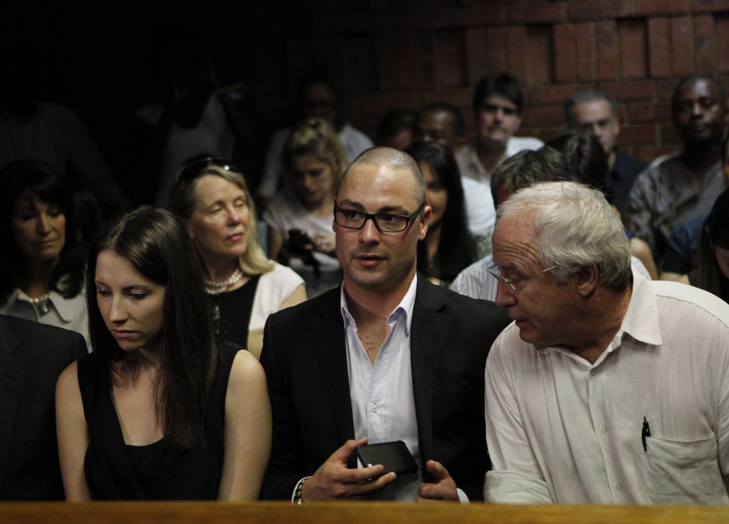 Pred sodišče tudi brat Oscarja Pistoriusa