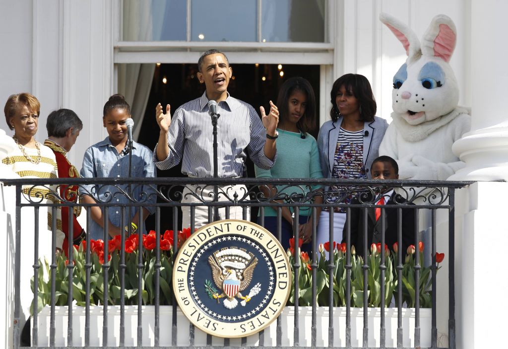 FOTO: Belo hišo je obiskal velikonočni zajček