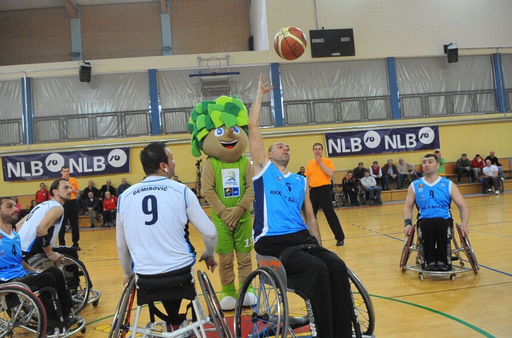 FOTO: Vilfan in Lipko podprla košarkarje na vozičkih