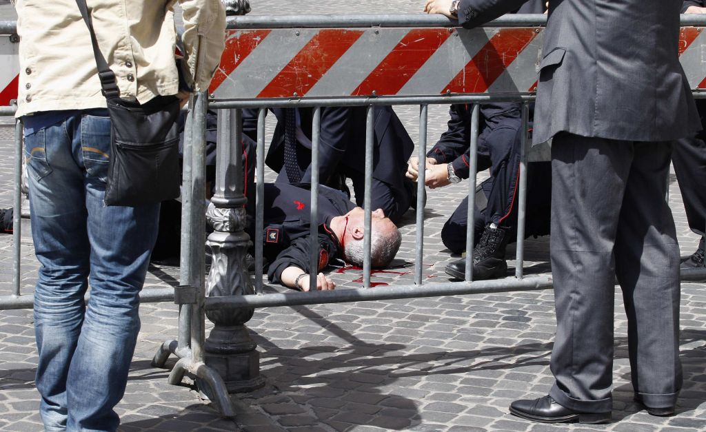Italijanska vlada prisegla, pred vlado streljanje 