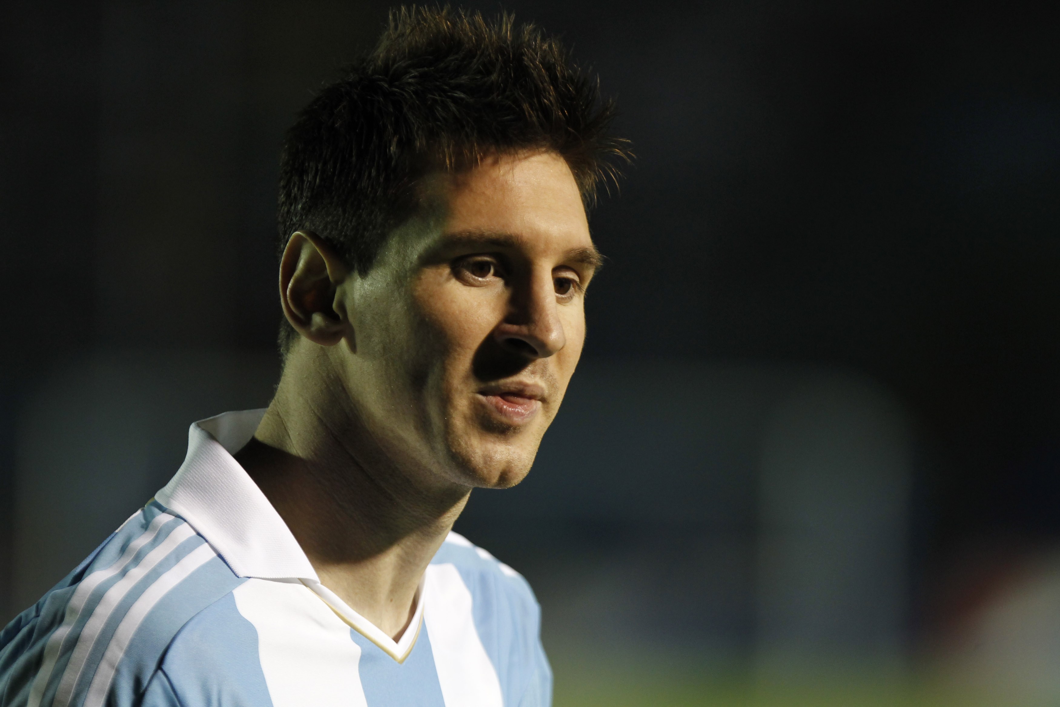 Lionel Messi se spojil s Louis Vuitton. Propaguje kufry a cestování -  CzechCrunch