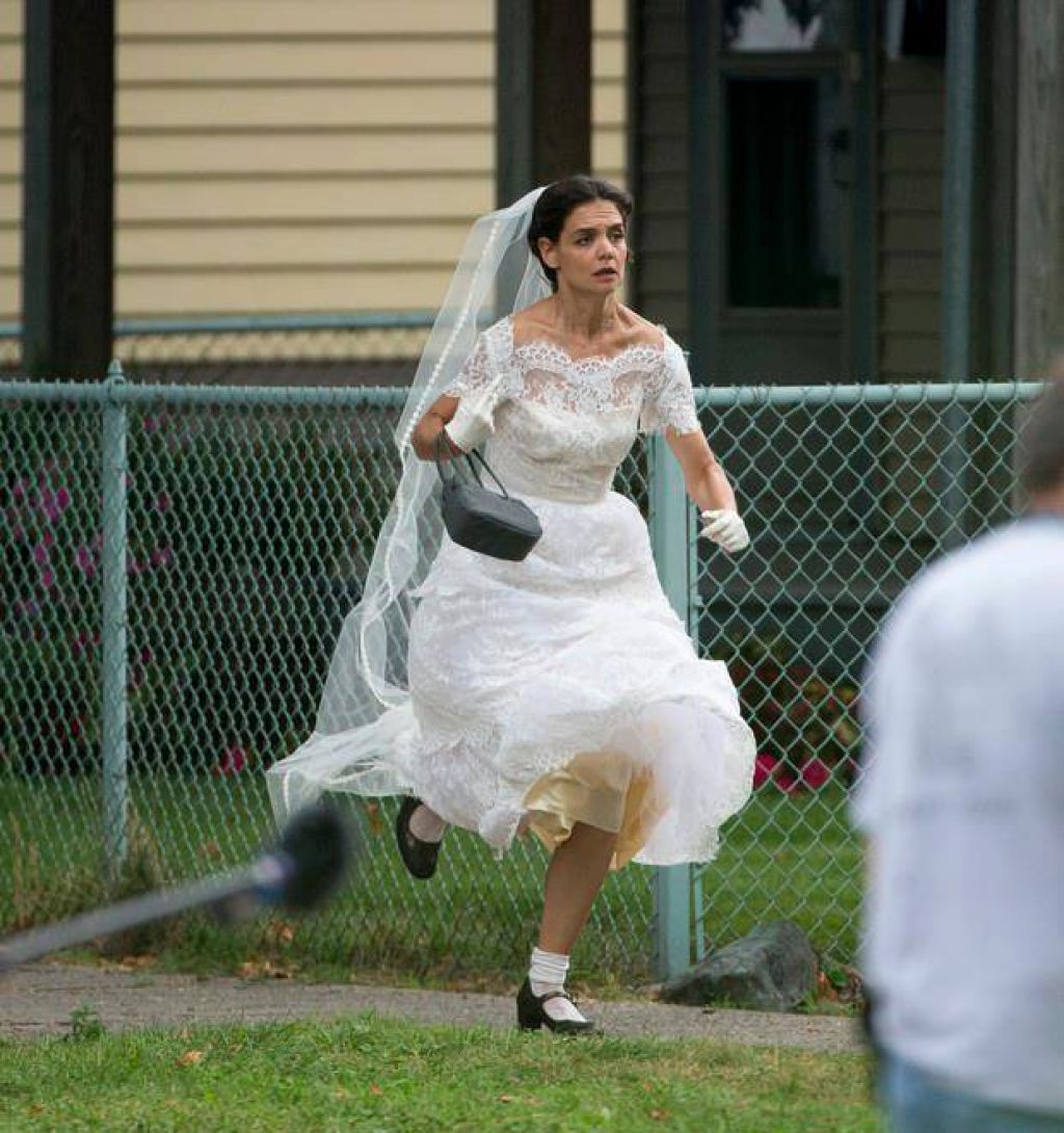 Katie Holmes znova s poročno obleko