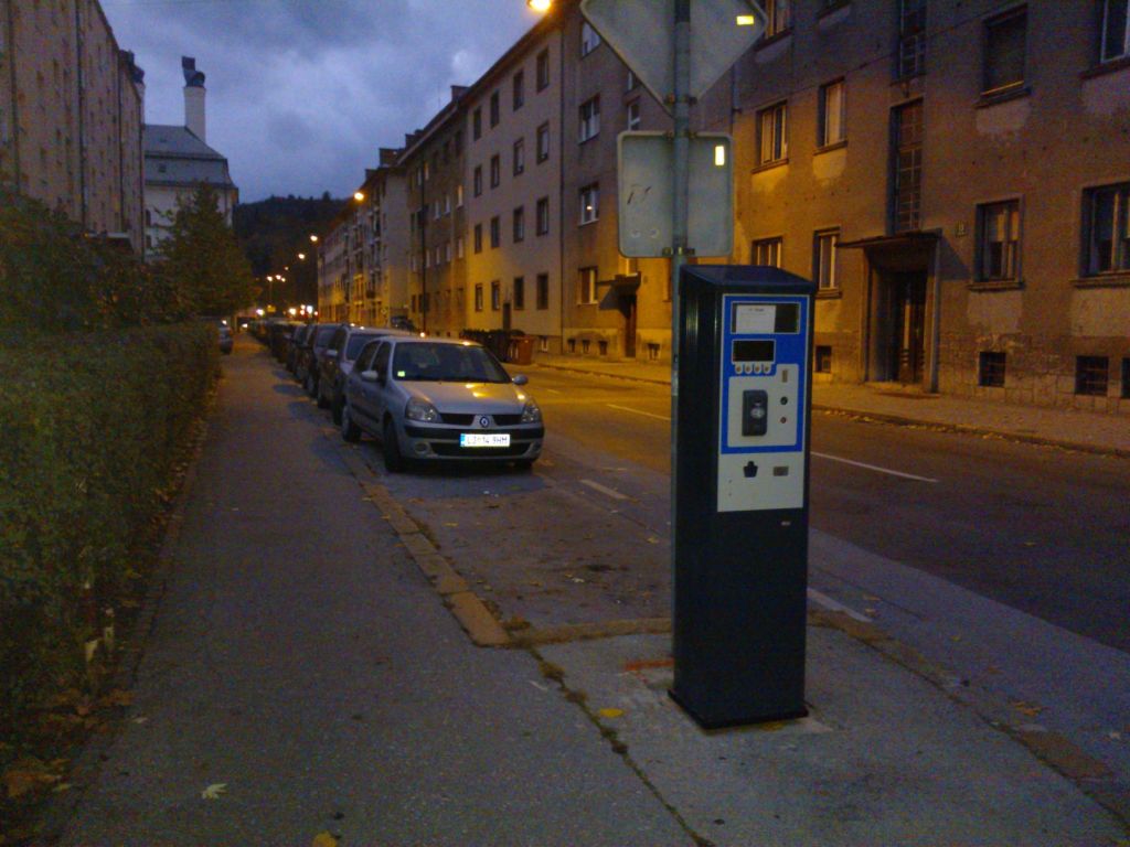 FOTO: Nič več zastonj parkiranja na Ruski ulici
