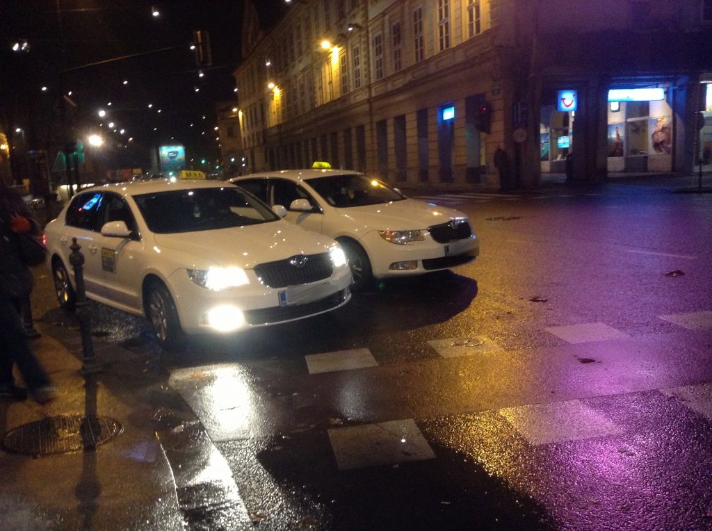 VIDEO: Taksist je hotel za šest kilometrov 50 evrov! To pa še ni vse ...