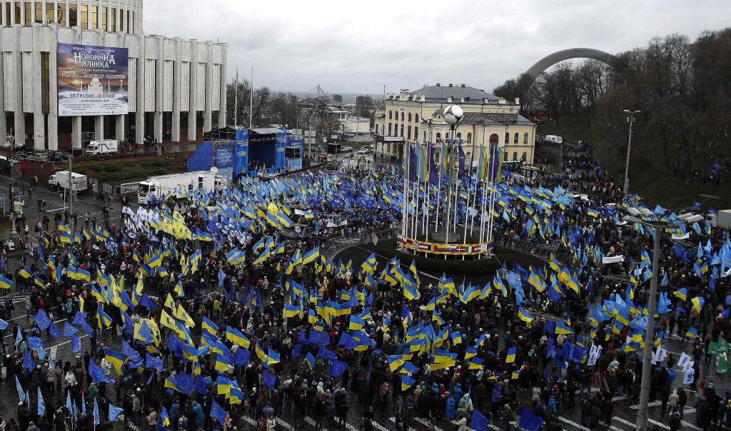 FOTO: Protesti so se zaostrili, Ukrajinci zahtevajo predčasne volitve
