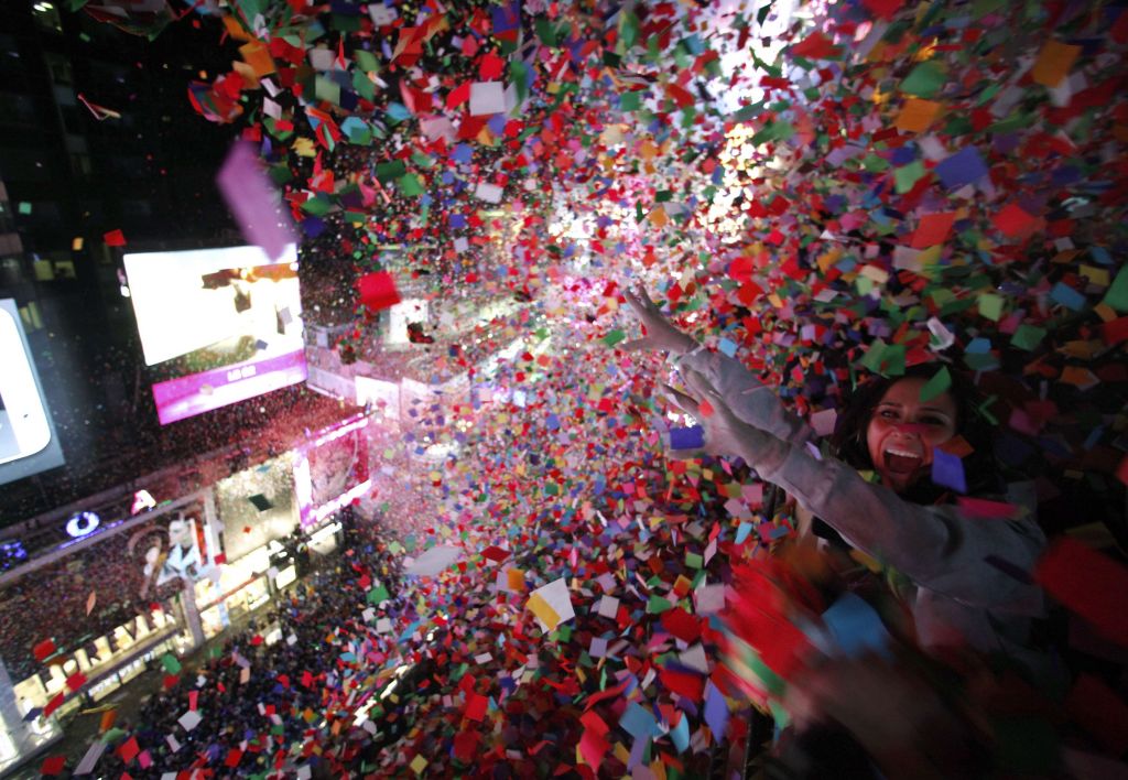 FOTO: Nekateri že bučno proslavljajo vstop v 2015