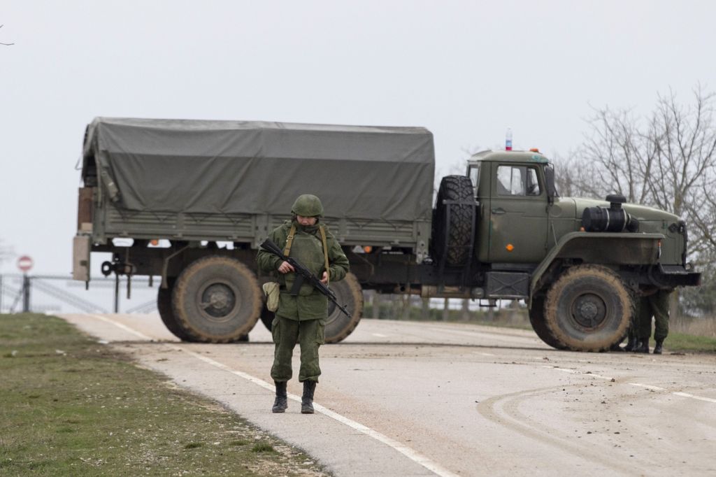 Naraščanje napetosti: Rusija na Krim poslala 6000 vojakov