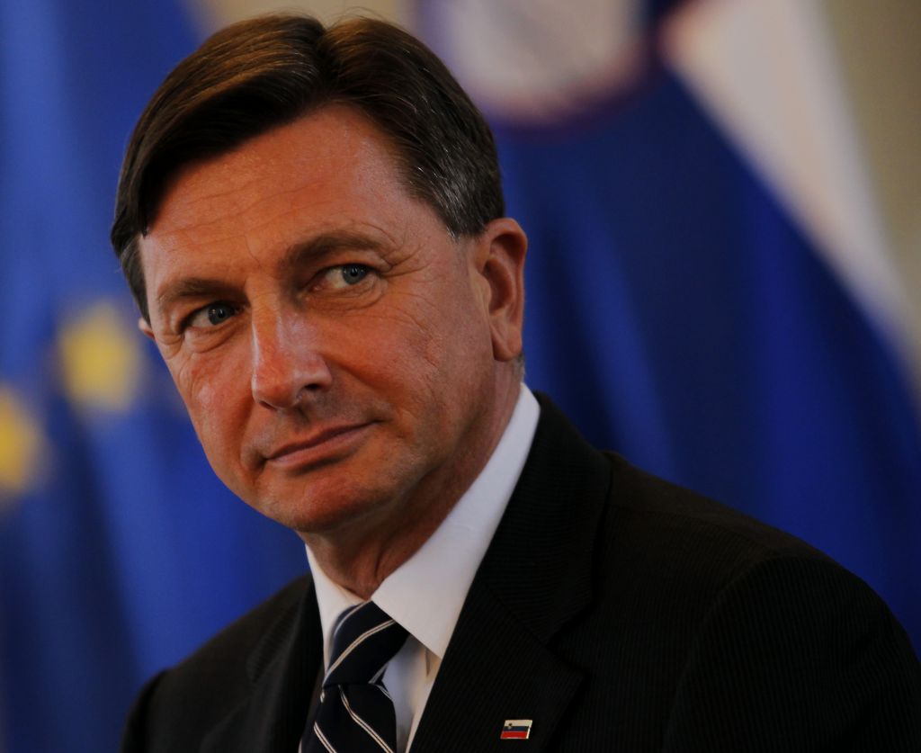 Pahor imenoval nove člane protikorupcijske komisije