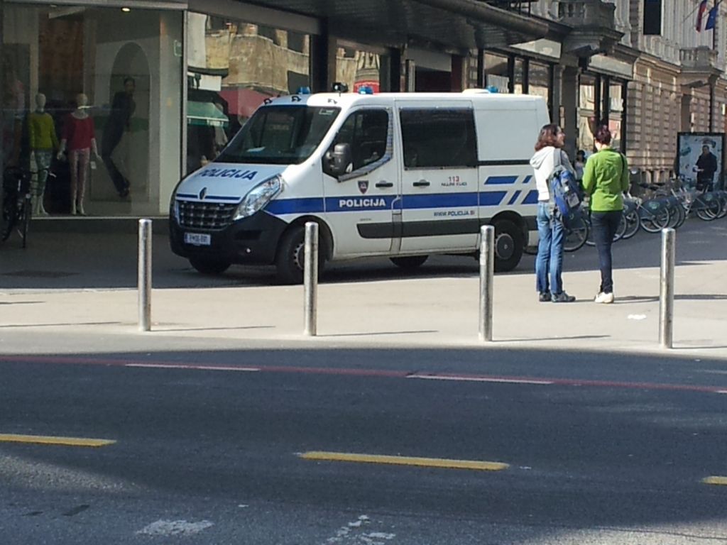 FOTO: Ojej, še eno parkiranje po policijsko