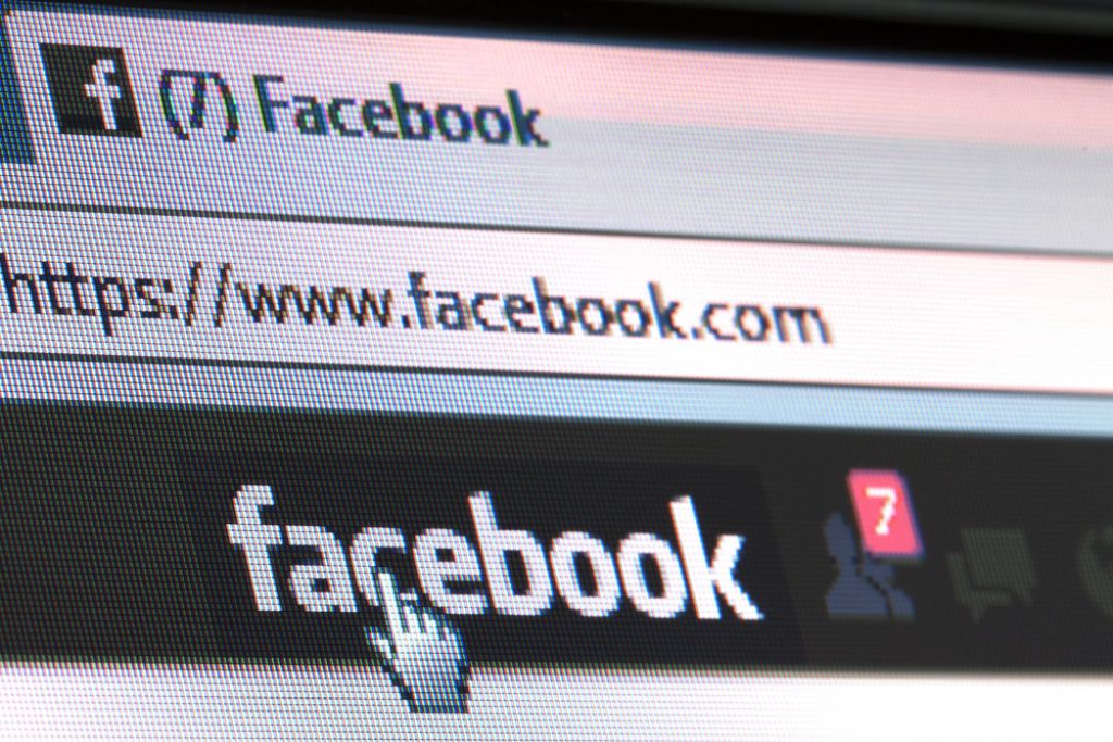 Zasebnosti ni več: na facebooku lahko zdaj poiščete vse o vseh