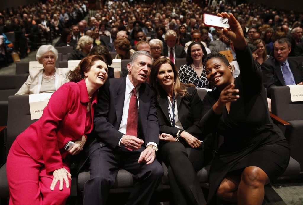 FOTO: Politiki v pasti selfijev