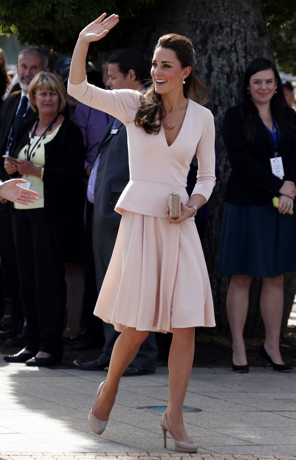 Kate Middleton pri izbiri modnega sloga svetuje kraljica