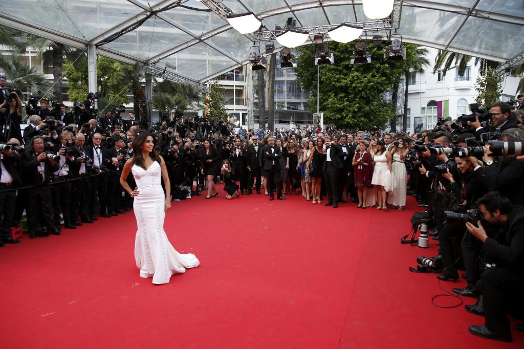 FOTO: Paris Hilton med zvezdami Cannesa