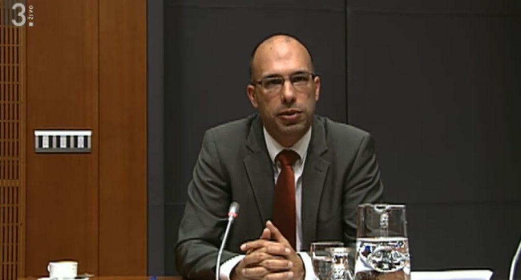 Janković postavil pred sodnika uslužbenca NLB