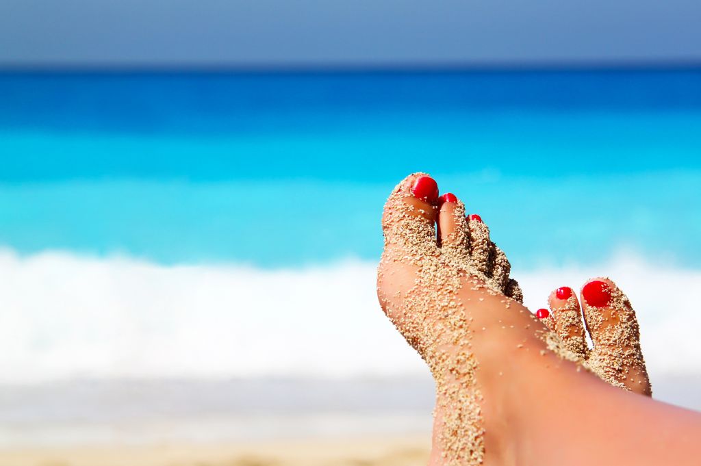 Kako skrbeti za stopala v poletnih dneh