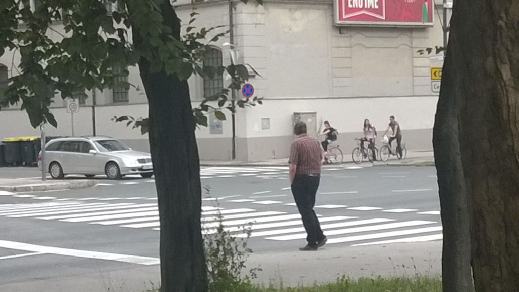 FOTO: Bivši minister, ki brez težav pešači po Ljubljani