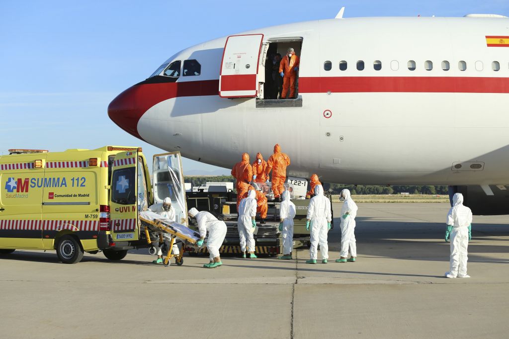Z ebolo okuženi sedem ur med ljudmi na bruseljskem letališču