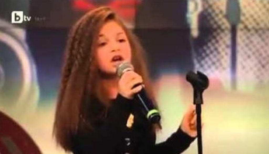 VIDEO: Deklica z angelskim glasom vas bo očarala