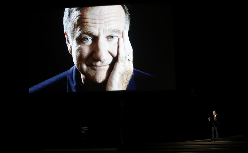 VIDEO: Ganil jih je s poklonom Robinu Williamsu