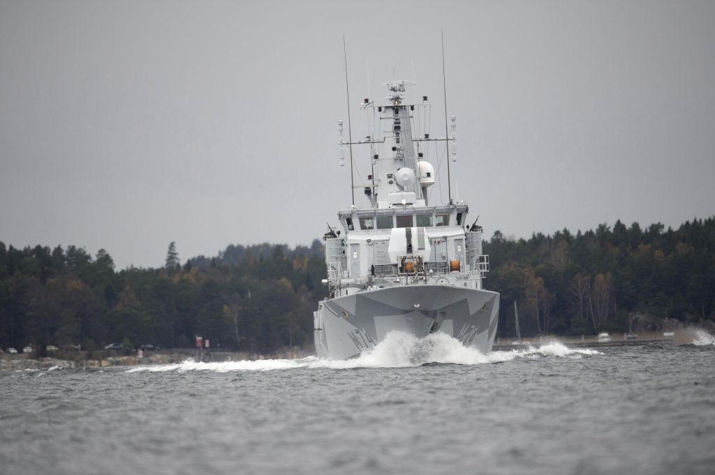 Švedska z orožjem nad rusko podmornico?