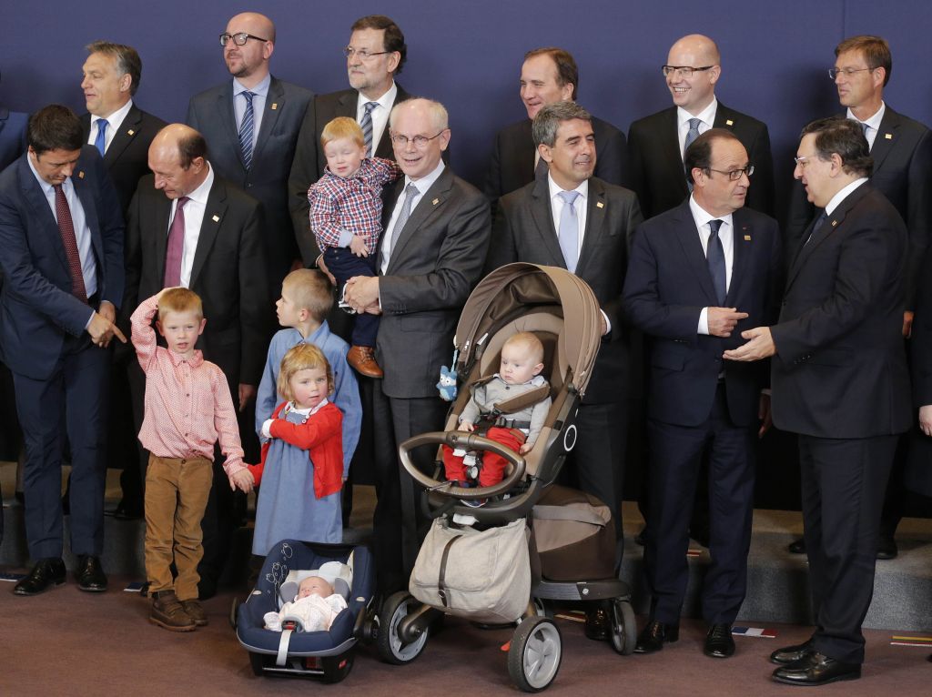 FOTO: Evropski veljaki vsi mehki zaradi dojenčka