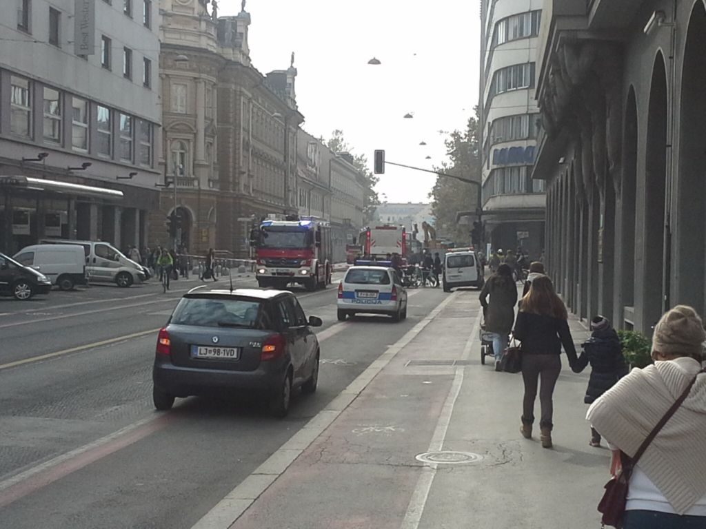 FOTO: Preplah: neznosen smrad se širi po Ljubljani