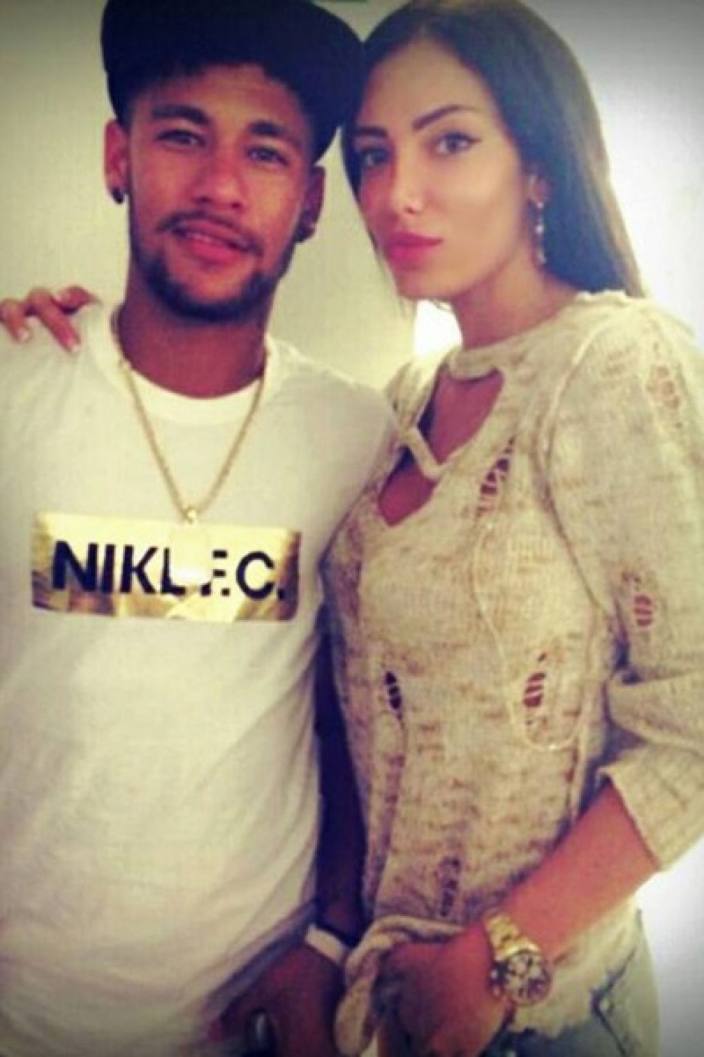 Nor od ljubezni: Neymar po Sorajo poslal zasebno letalo