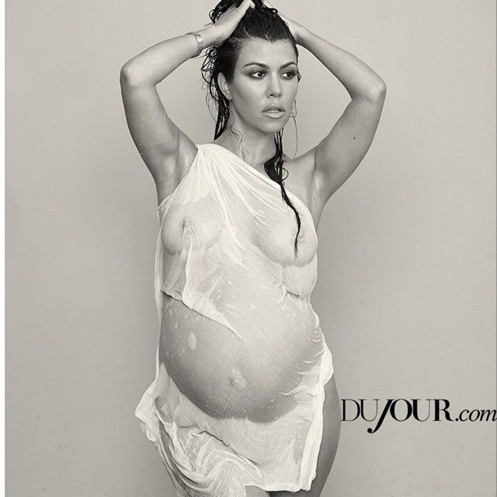 FOTO: Gola in visoko noseča pred fotografa