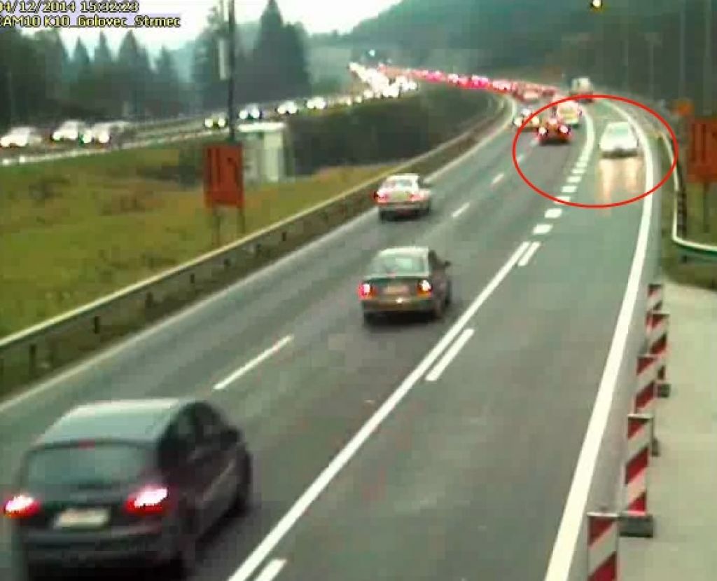 VIDEO: Voznik pred policisti »bežal« s 16 km/h?!