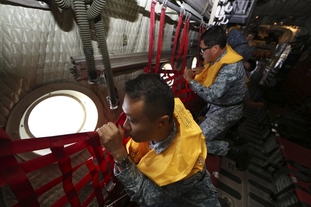 FOTO: Potrjeno: Našli vrata izginulega malezijskega letala