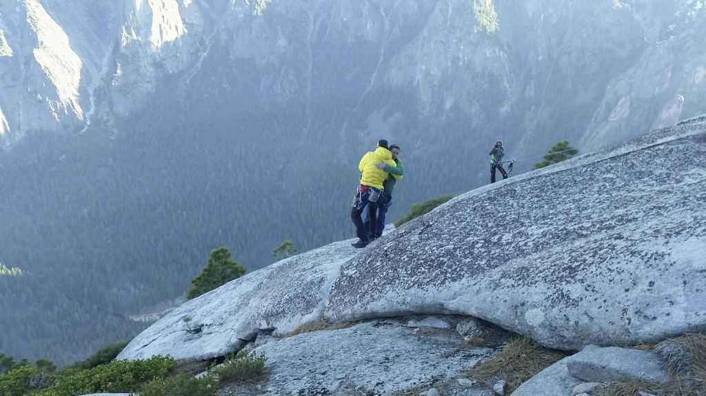 FOTO: Plezalca postala prva človeka, ki sta osvojila steno Dawn Wall