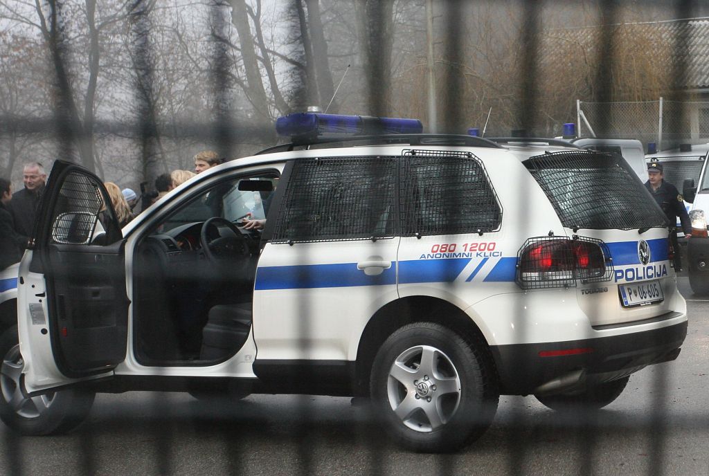 Štajerski policisti pijani v vozilo z otrokom, incident zamolčali