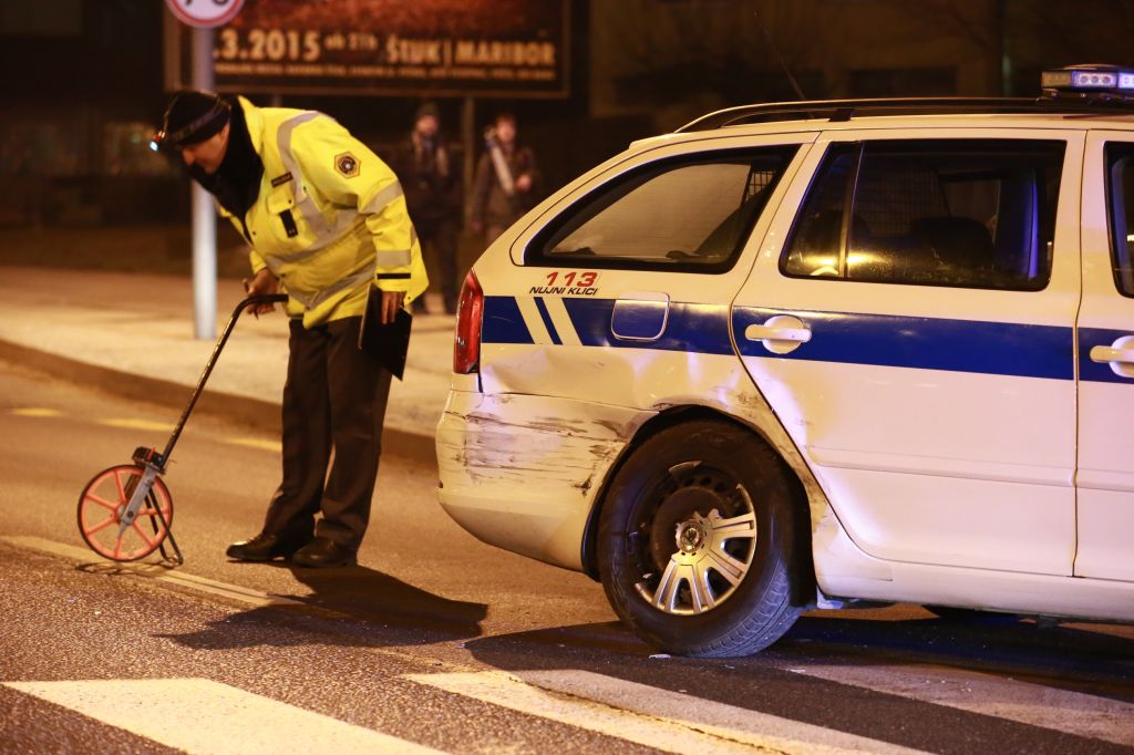 FOTO: Policist prevozil rdečo in povzročil nesrečo