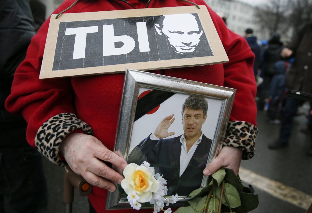 FOTO: Več tisoč ljudi na ulicah: Umrl je za prihodnost Rusije