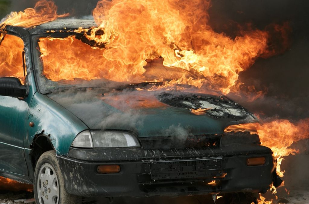 FOTO: Sredi Celovške goreli trije avtomobili