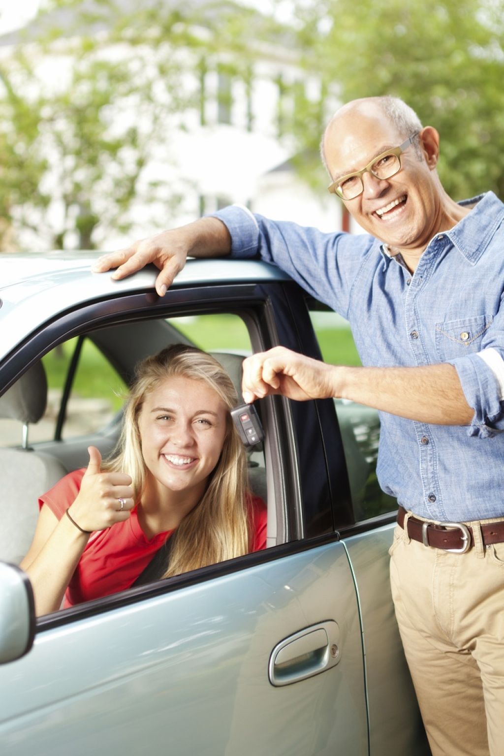 Avtomobilsko zavarovanje ‒ družinski bonus, mladi voznik, kasko, AO, AO+ ... kako prepoznati pravo izbiro?