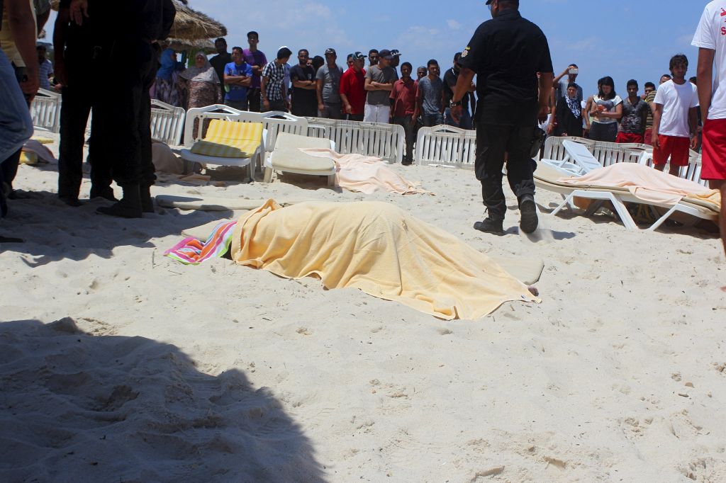 Po napadu v Tuniziji aretirali 12 ljudi
